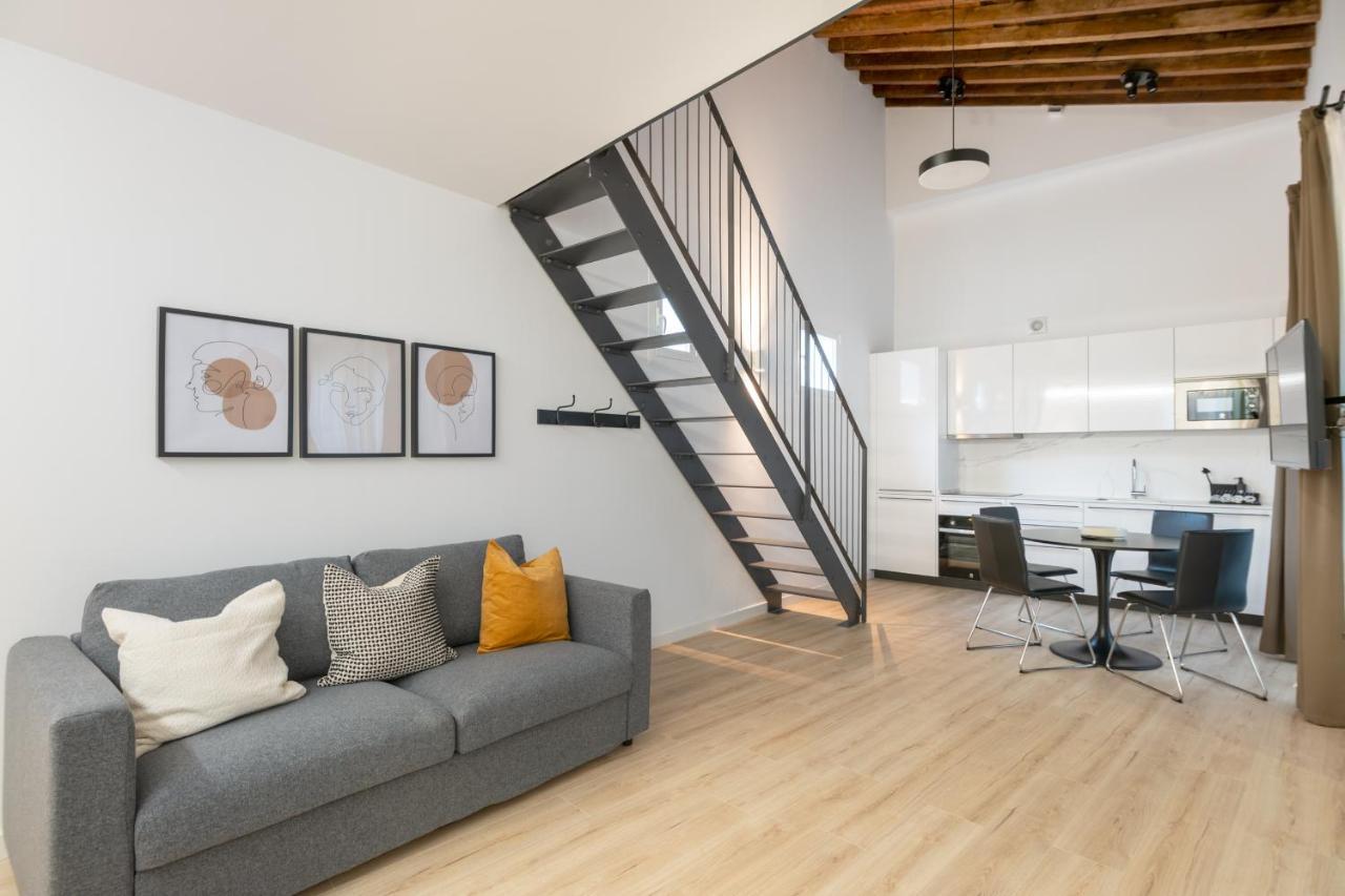 Apartamentos Malaga Centro El Conde By Renthas Eksteriør billede