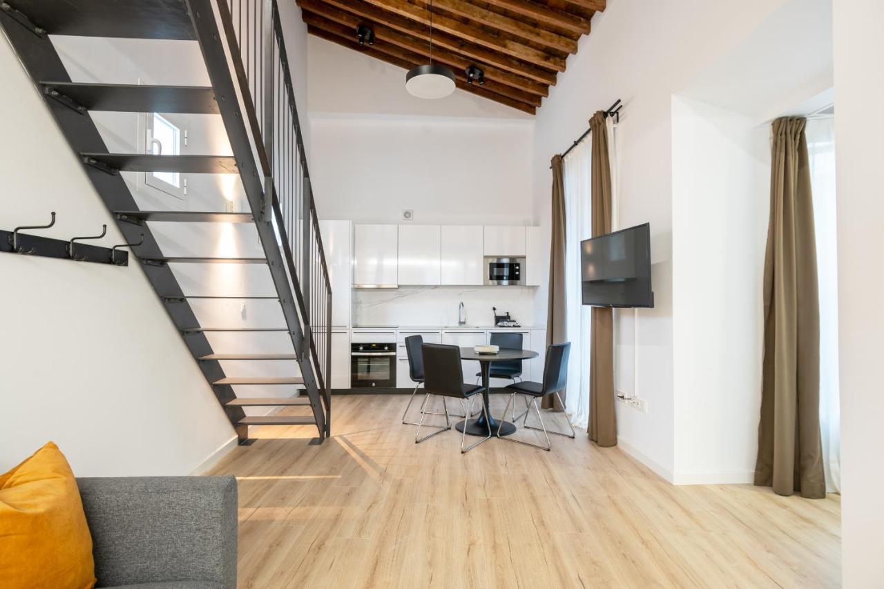 Apartamentos Malaga Centro El Conde By Renthas Eksteriør billede
