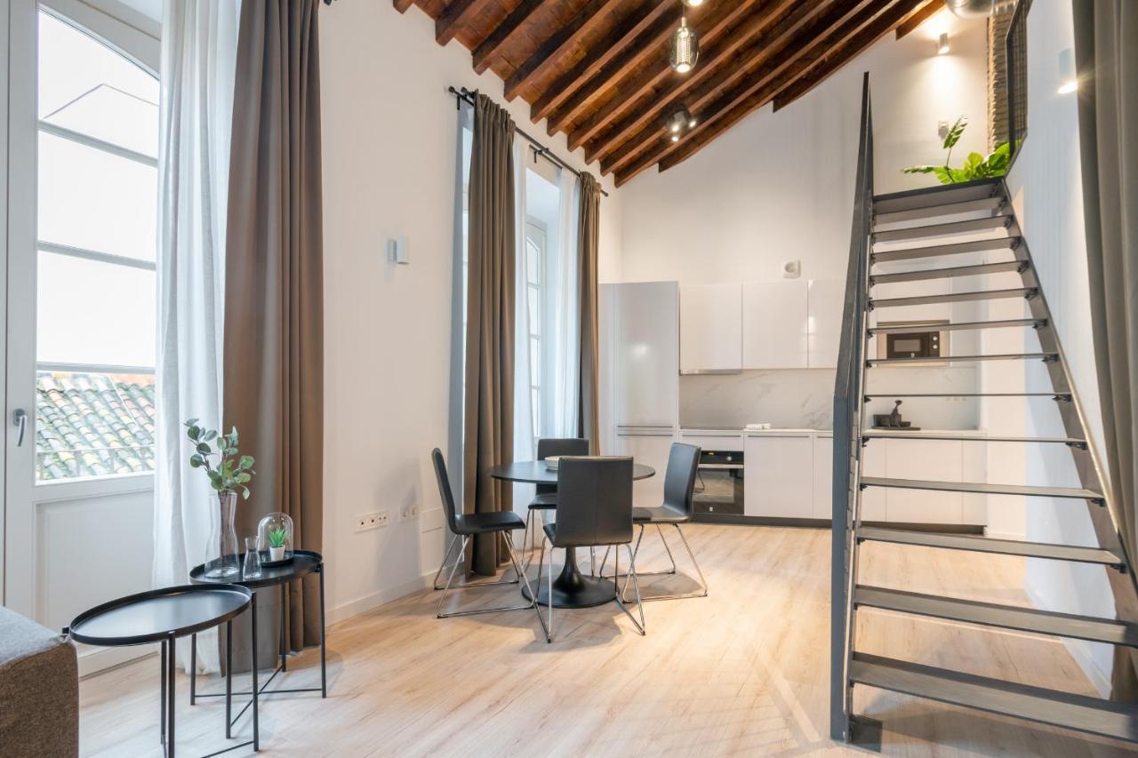 Apartamentos Malaga Centro El Conde By Renthas Eksteriør billede